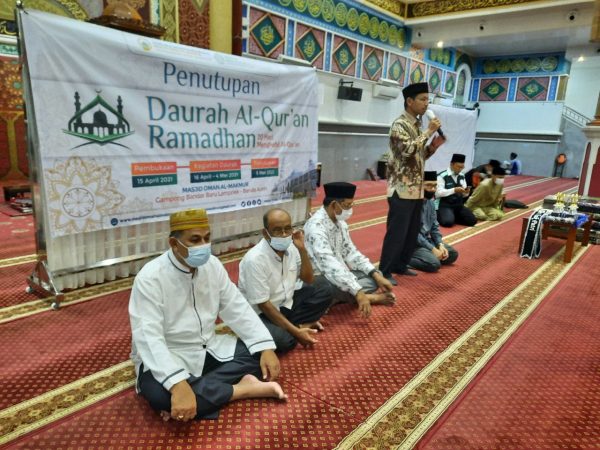 BERLANGSUNG SUKSES, DAURAH 20 HARI MENGHAFAL Al-QUR’AN MASJID OMAN RESMI DITUTUP