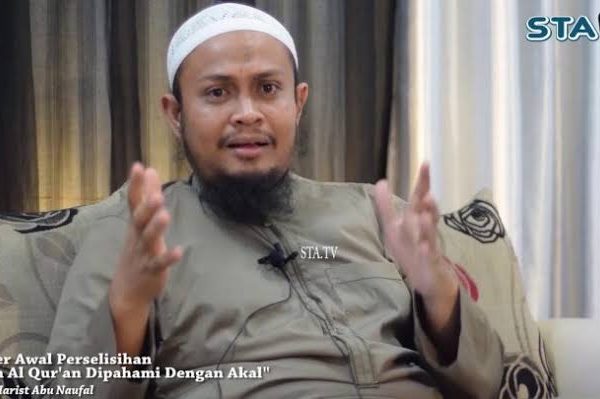 FITNAH ORANG-ORANG BUKAN ULAMA YANG DIULAMAKAN (Harits Abu Naufal)