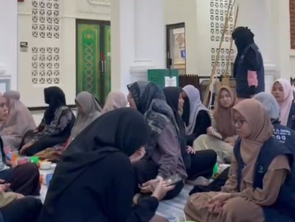 Masjid Oman Kembali Berdayakan Anak Muda untuk Menghidupkan Aktivitas Masjid